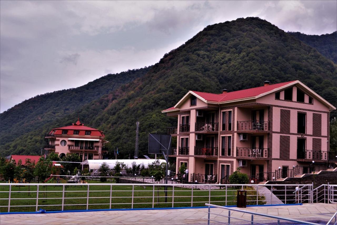 Bergs Otel And Restaurant Qax Kültér fotó